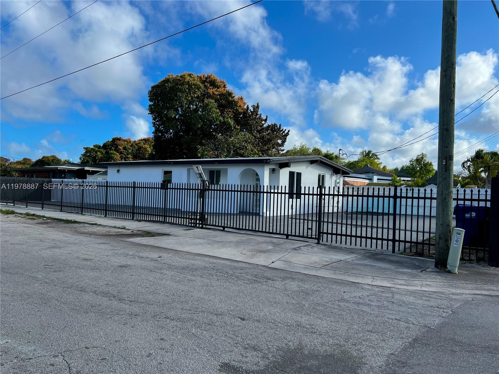 10090 W Fern St Miami, FL 33157