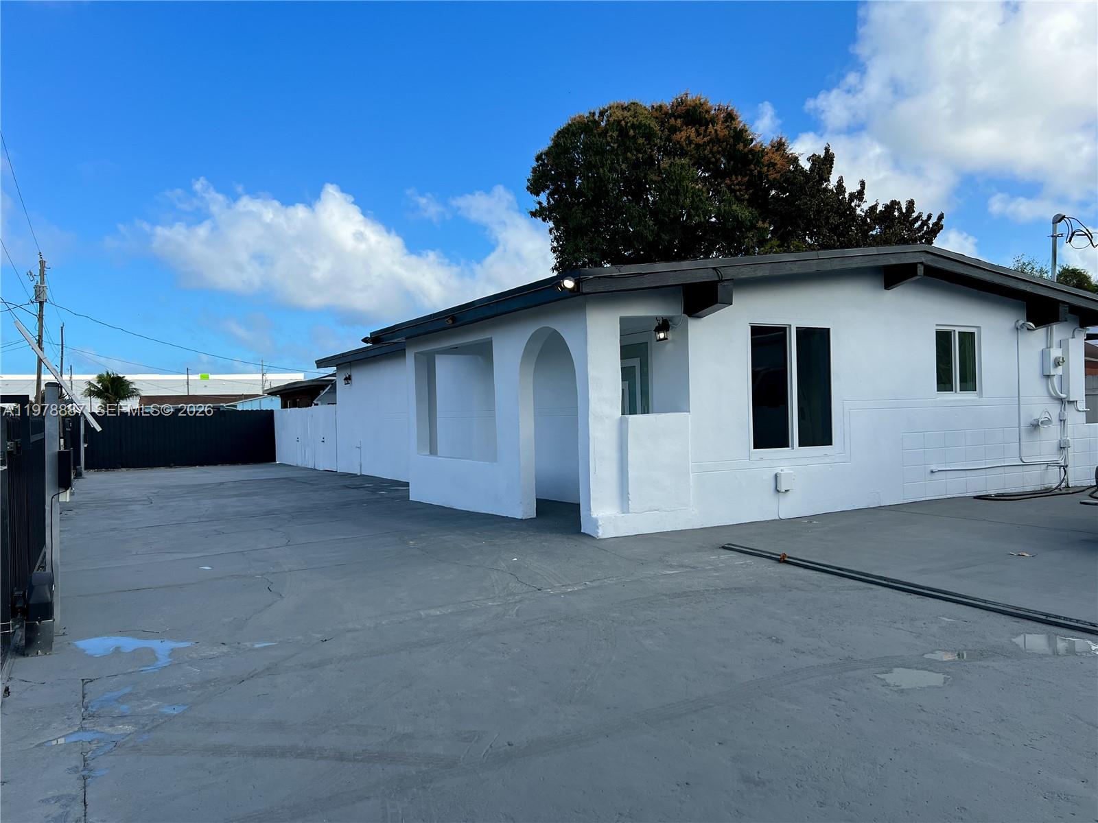 10090 W Fern St Miami, FL 33157