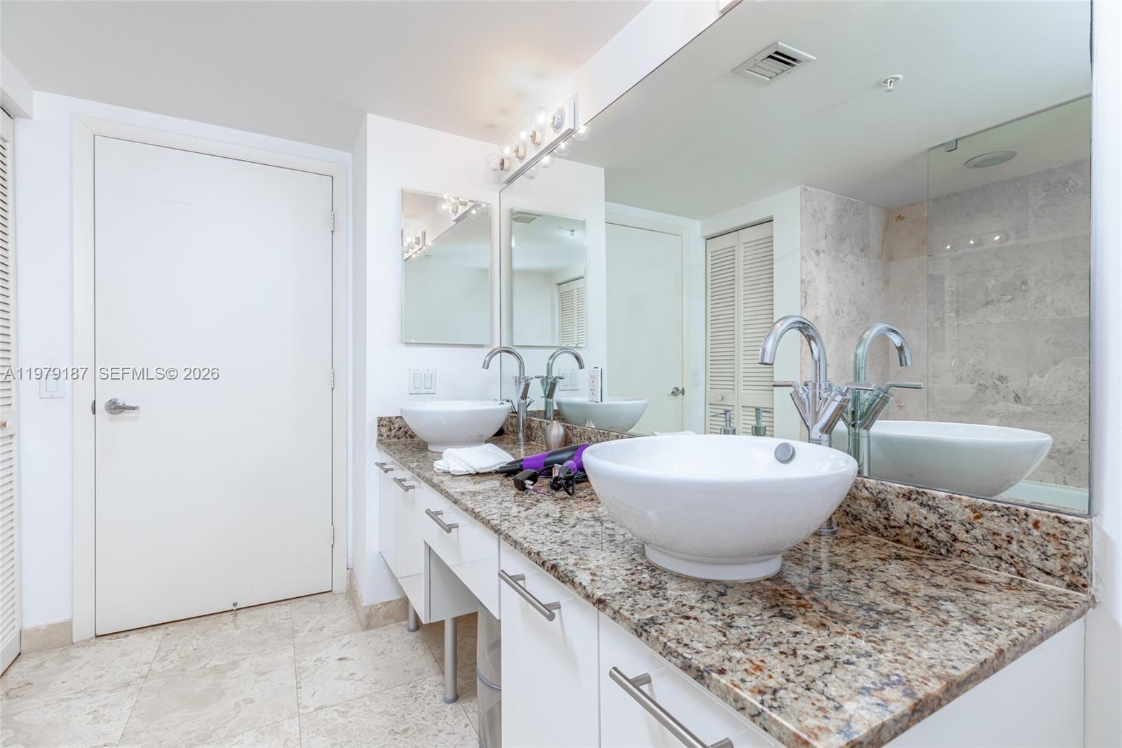 41 SE 5th St #706 Miami, FL 33131