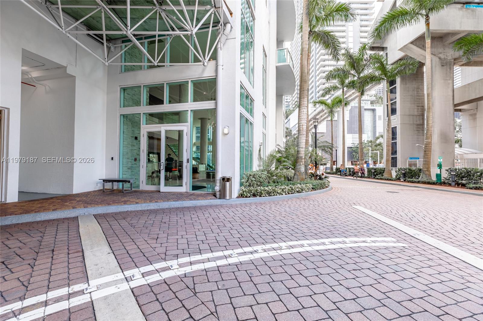 41 SE 5th St #706 Miami, FL 33131