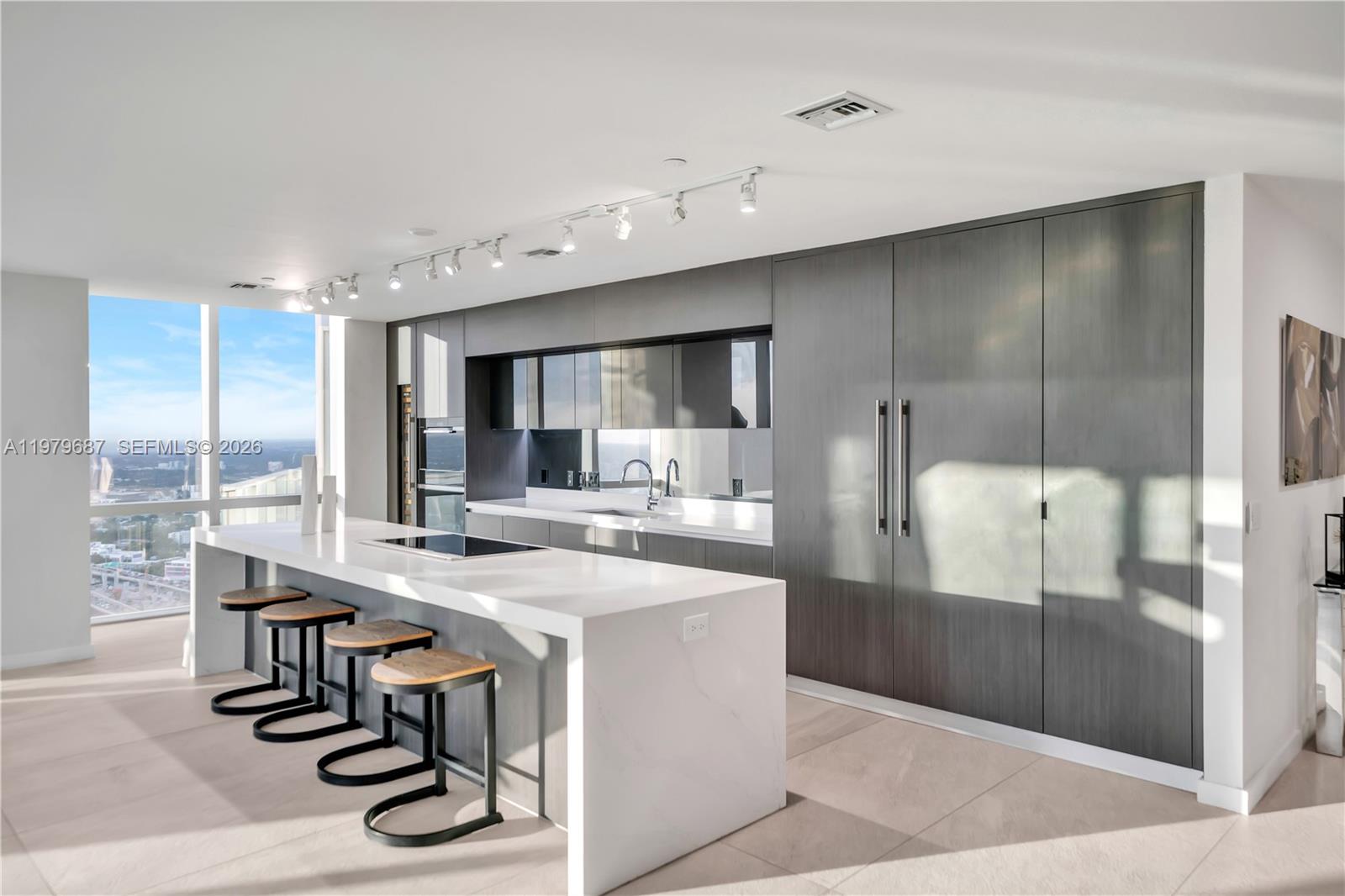 851 NE 1st Ave #Penthouse 4612 Miami, FL 33132