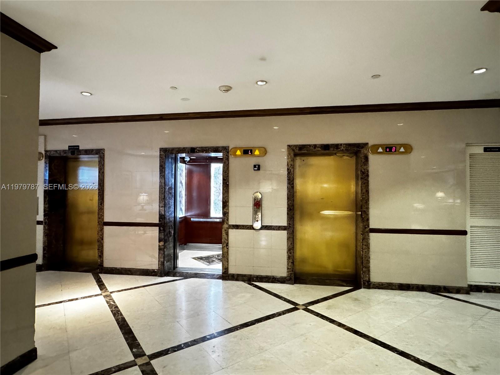 18151 NE 31st Ct #103 Aventura, FL 33160