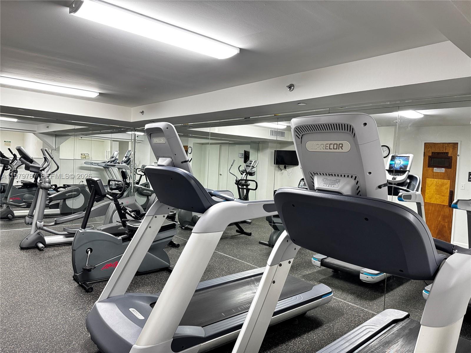 18151 NE 31st Ct #103 Aventura, FL 33160