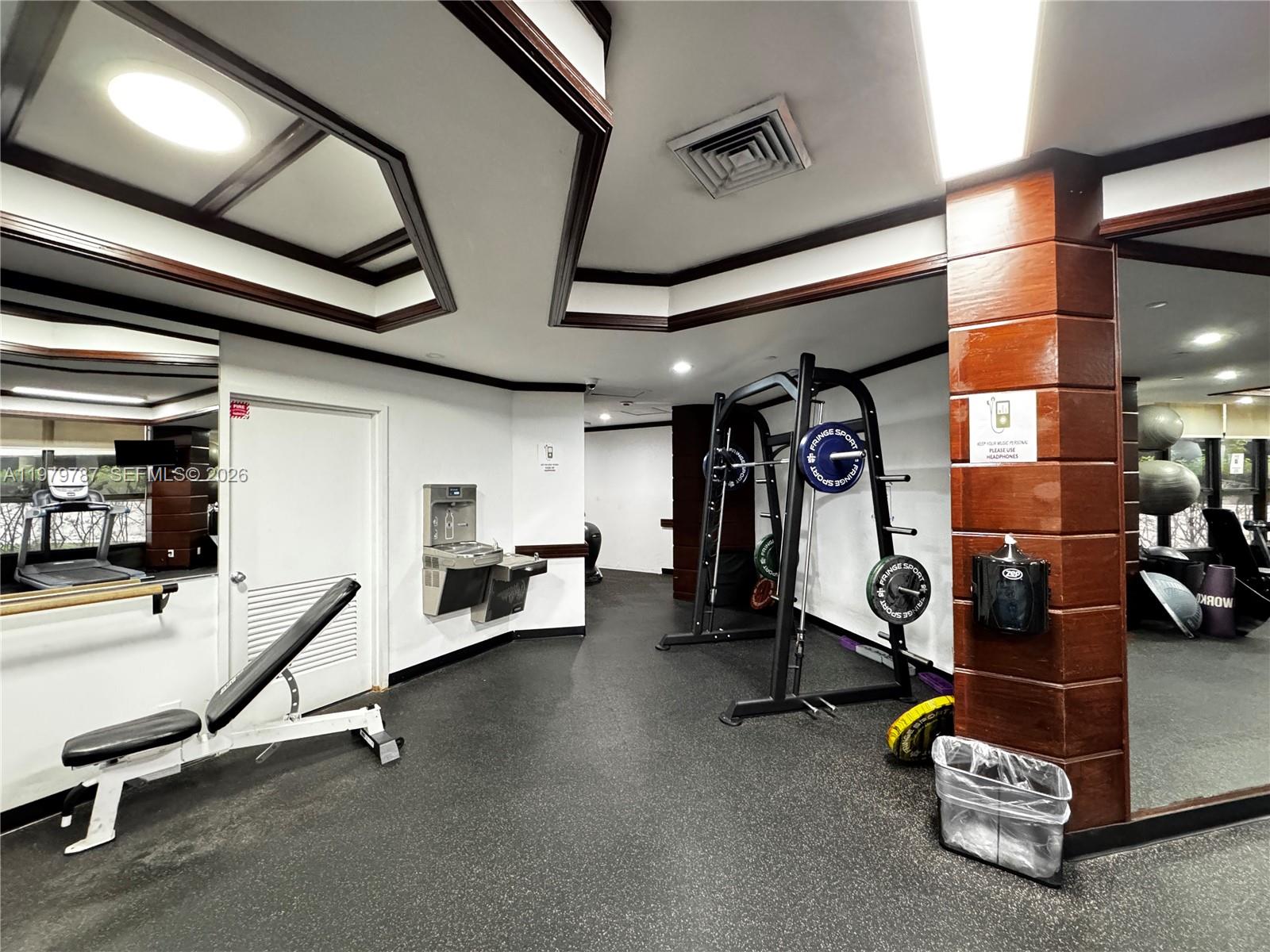 18151 NE 31st Ct #103 Aventura, FL 33160