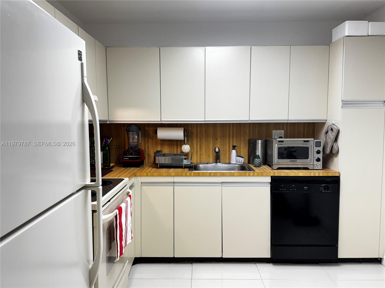 18151 NE 31st Ct #103 Aventura, FL 33160