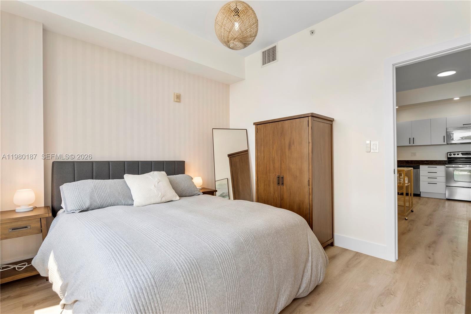 3250 Grand Ave #507 Miami, FL 33133