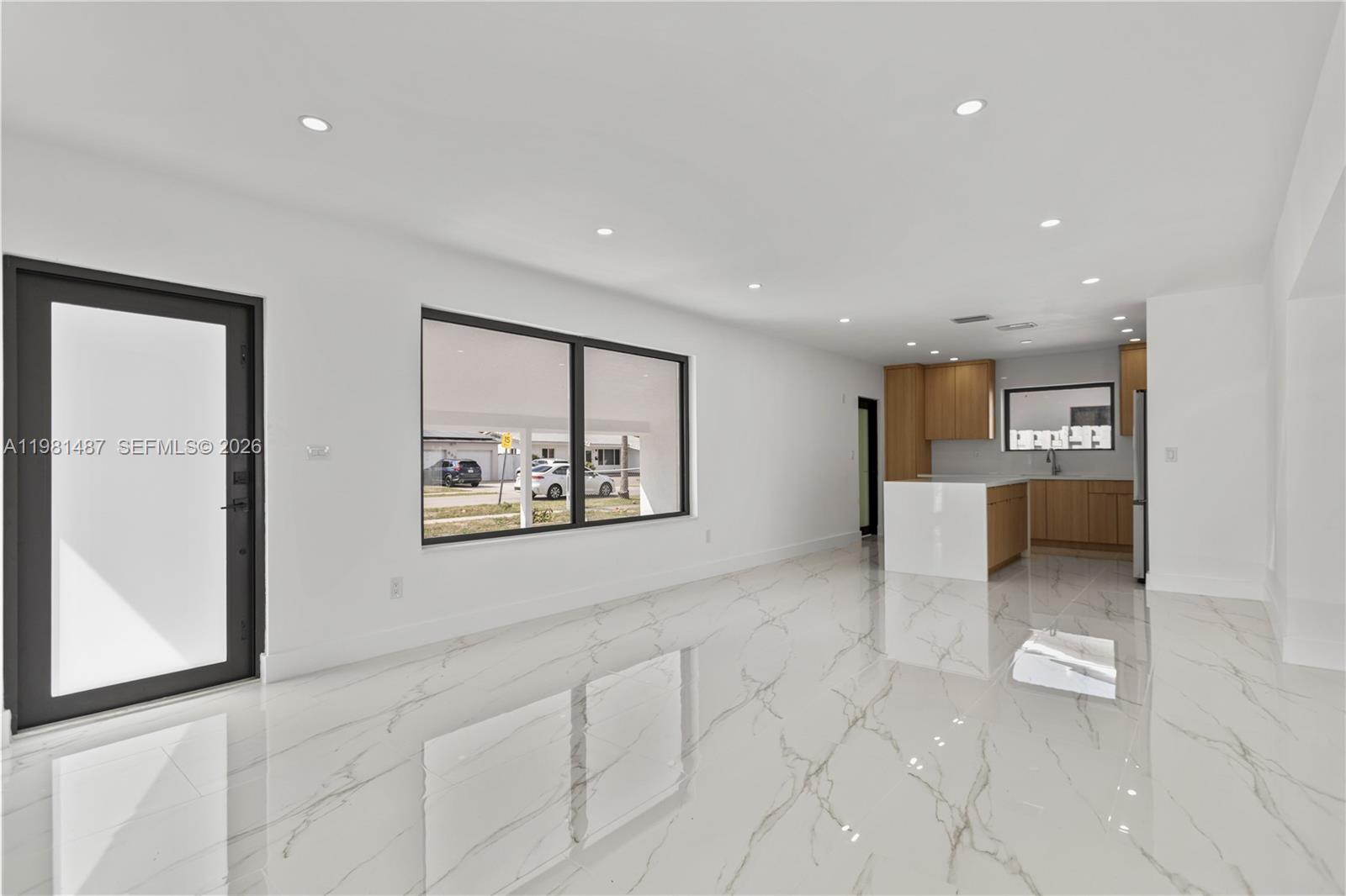 921 W 50th Pl Hialeah, FL 33012