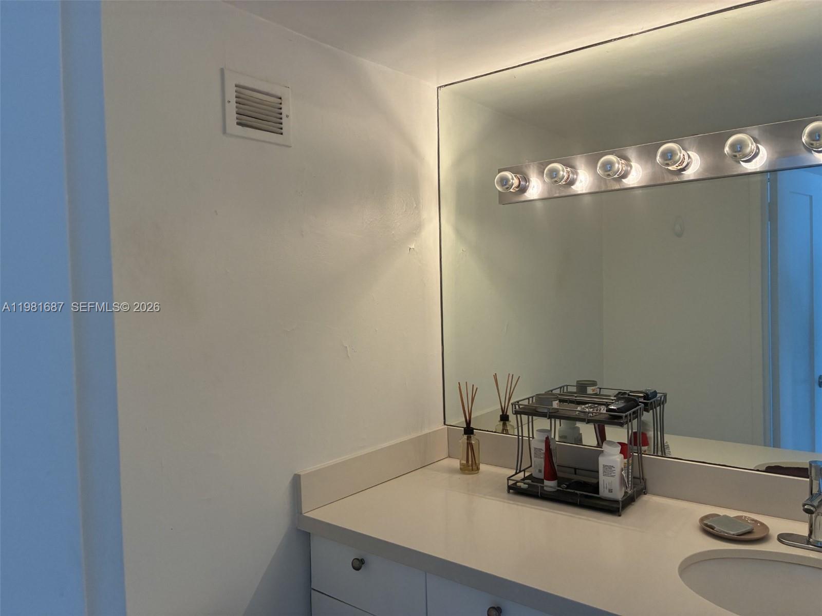 image Mirador 1000 (South Tower)12