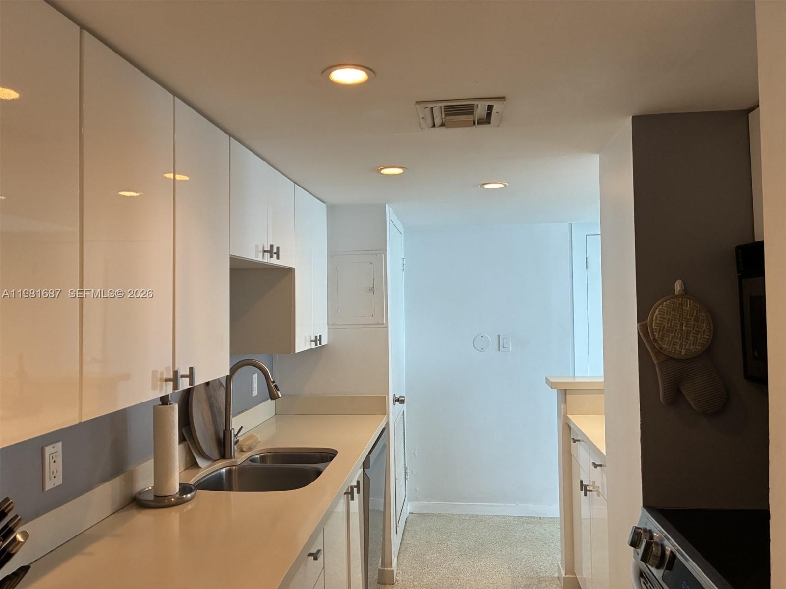 image Mirador 1000 (South Tower)5