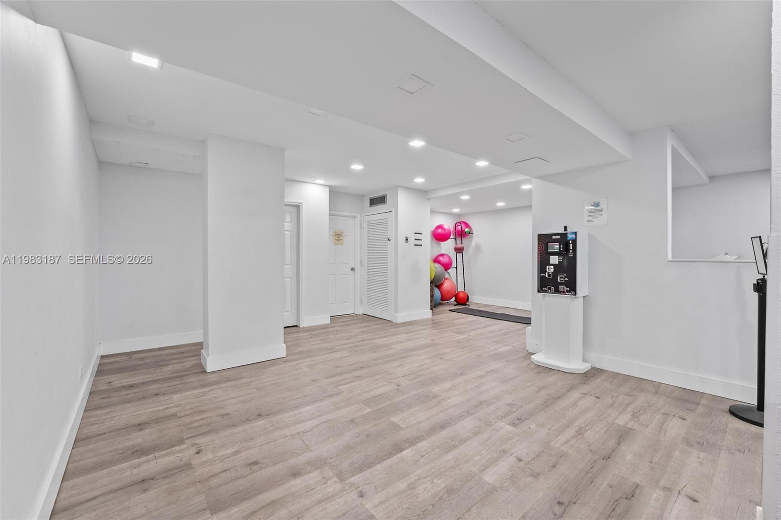 image Winston Towers 30042