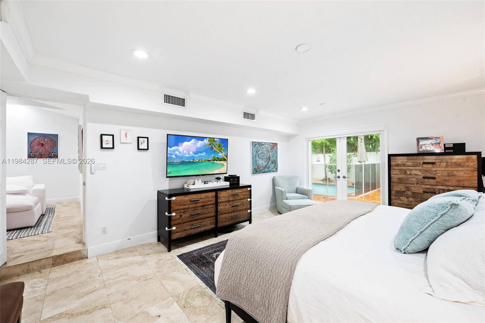 200 W Mashta Dr Key Biscayne, FL 33149