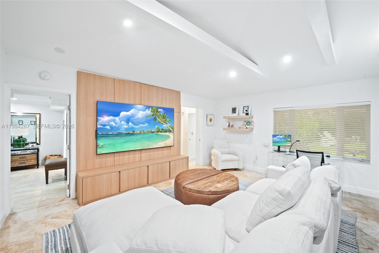 200 W Mashta Dr Key Biscayne, FL 33149