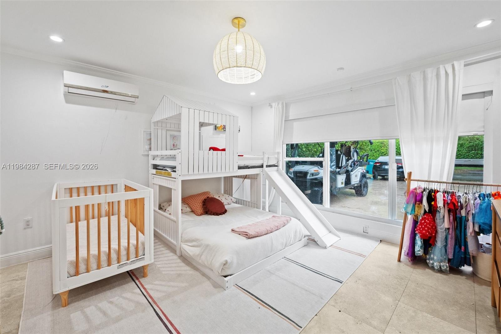 200 W Mashta Dr Key Biscayne, FL 33149