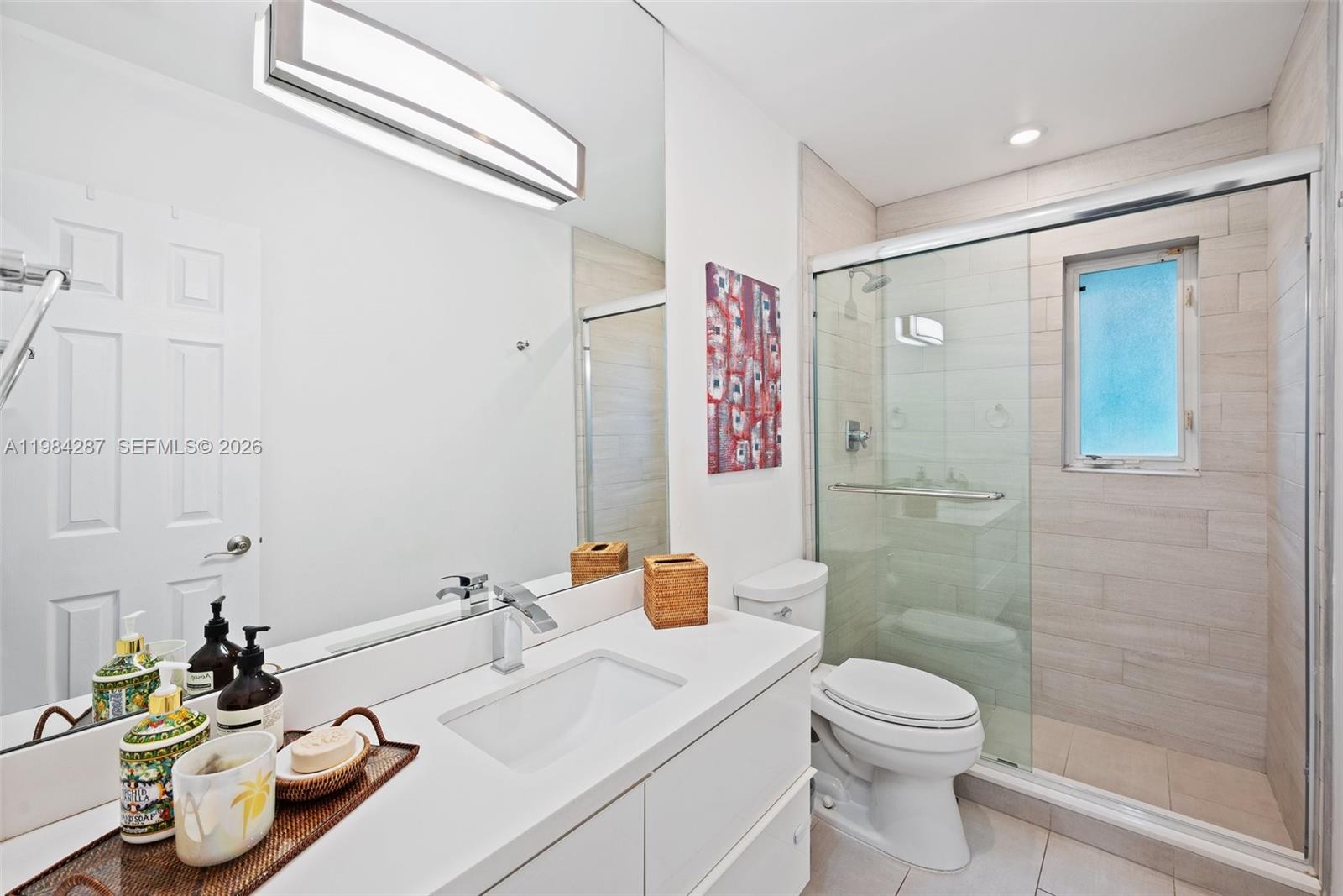 200 W Mashta Dr Key Biscayne, FL 33149