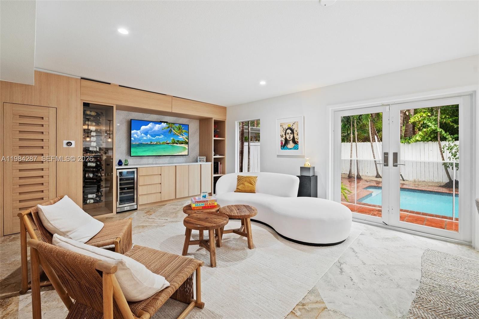 200 W Mashta Dr Key Biscayne, FL 33149