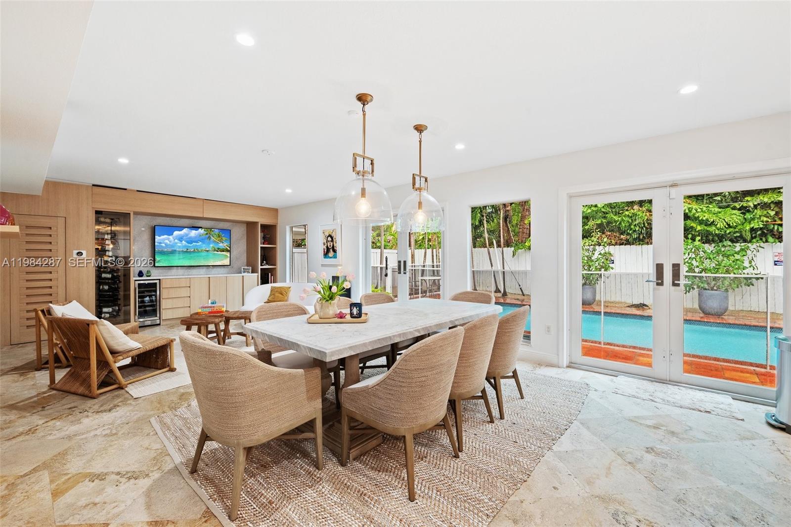 200 W Mashta Dr Key Biscayne, FL 33149