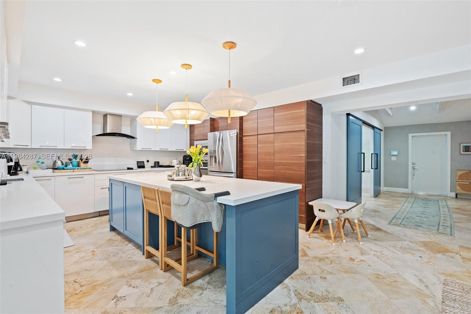 200 W Mashta Dr Key Biscayne, FL 33149