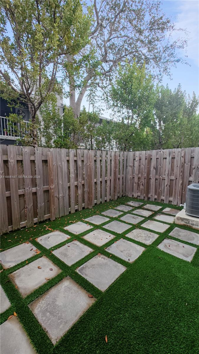 325 NE 208th Ter Miami, FL 33179