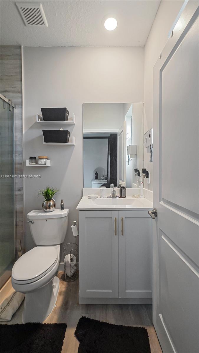 325 NE 208th Ter Miami, FL 33179