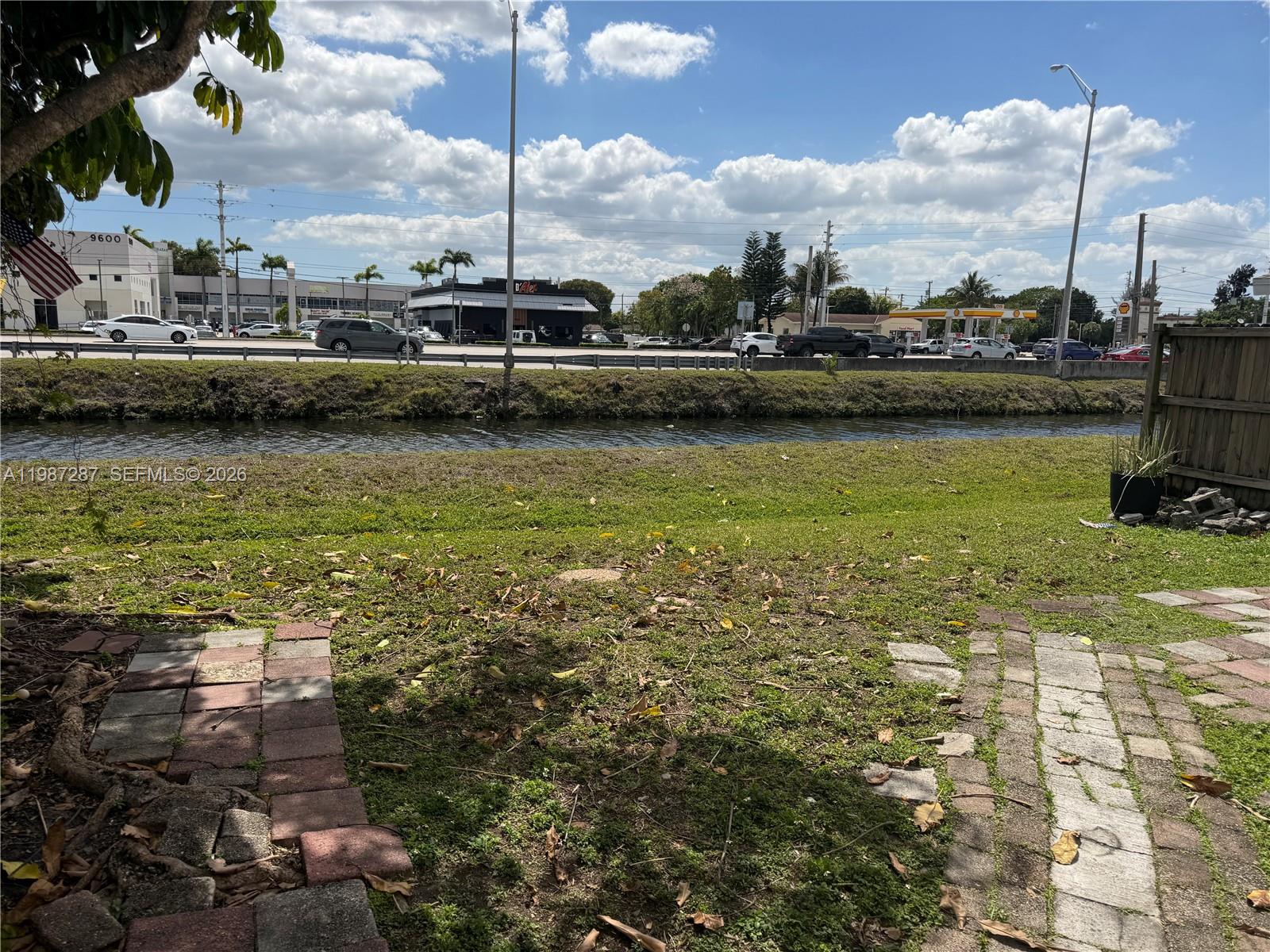 9612 Grand Canal Dr Miami, FL 33174