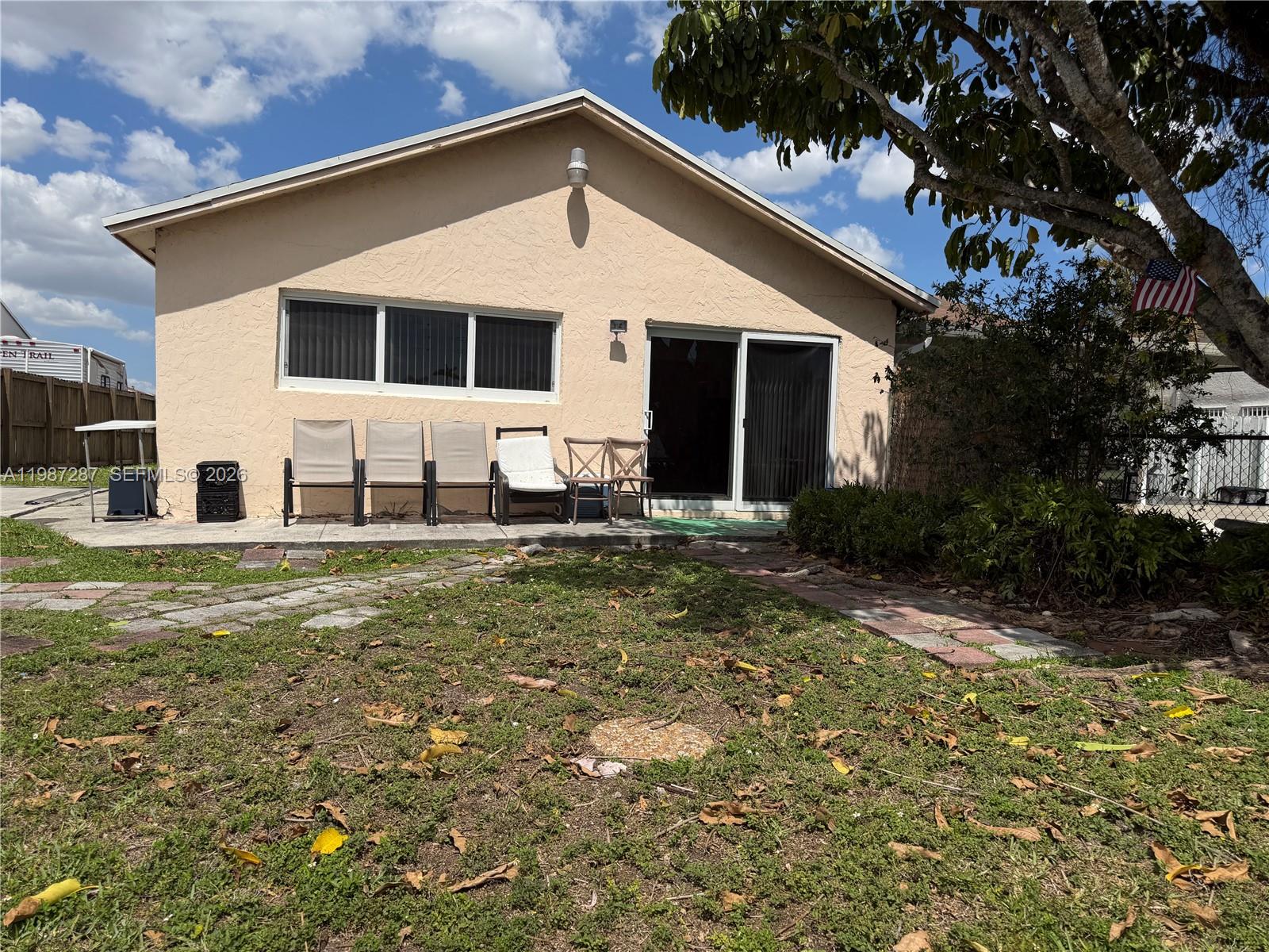 9612 Grand Canal Dr Miami, FL 33174