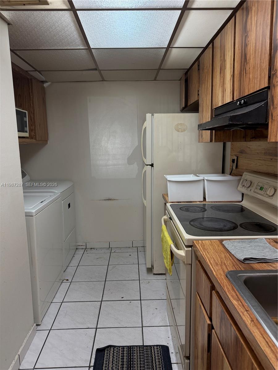 9612 Grand Canal Dr Miami, FL 33174