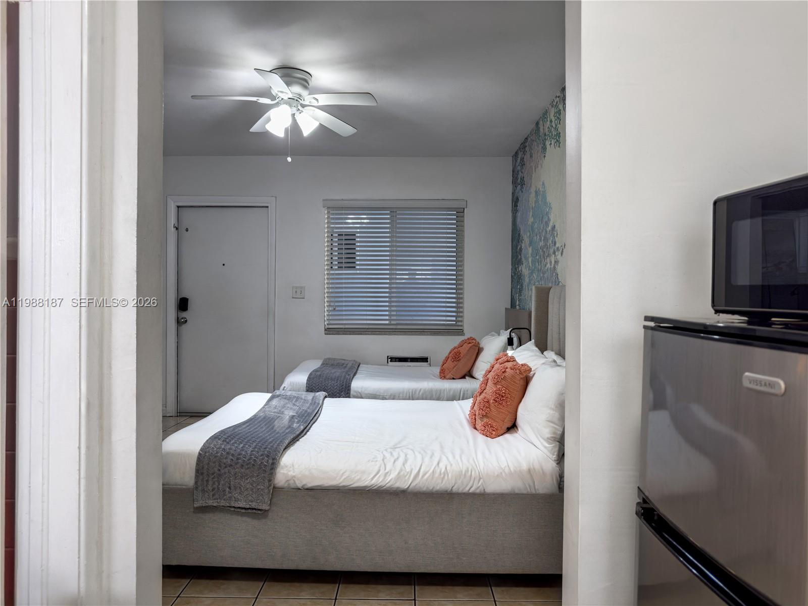 750 Collins Ave #302