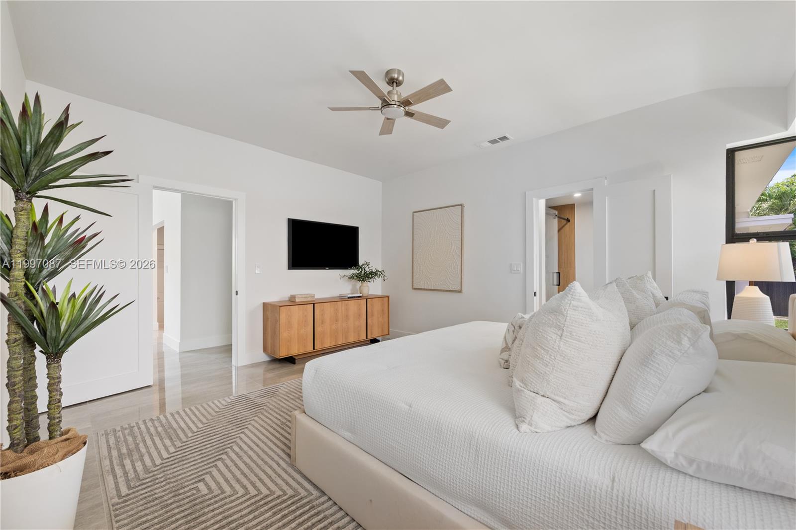 1405 Lenox Ave Miami Beach, FL 33139