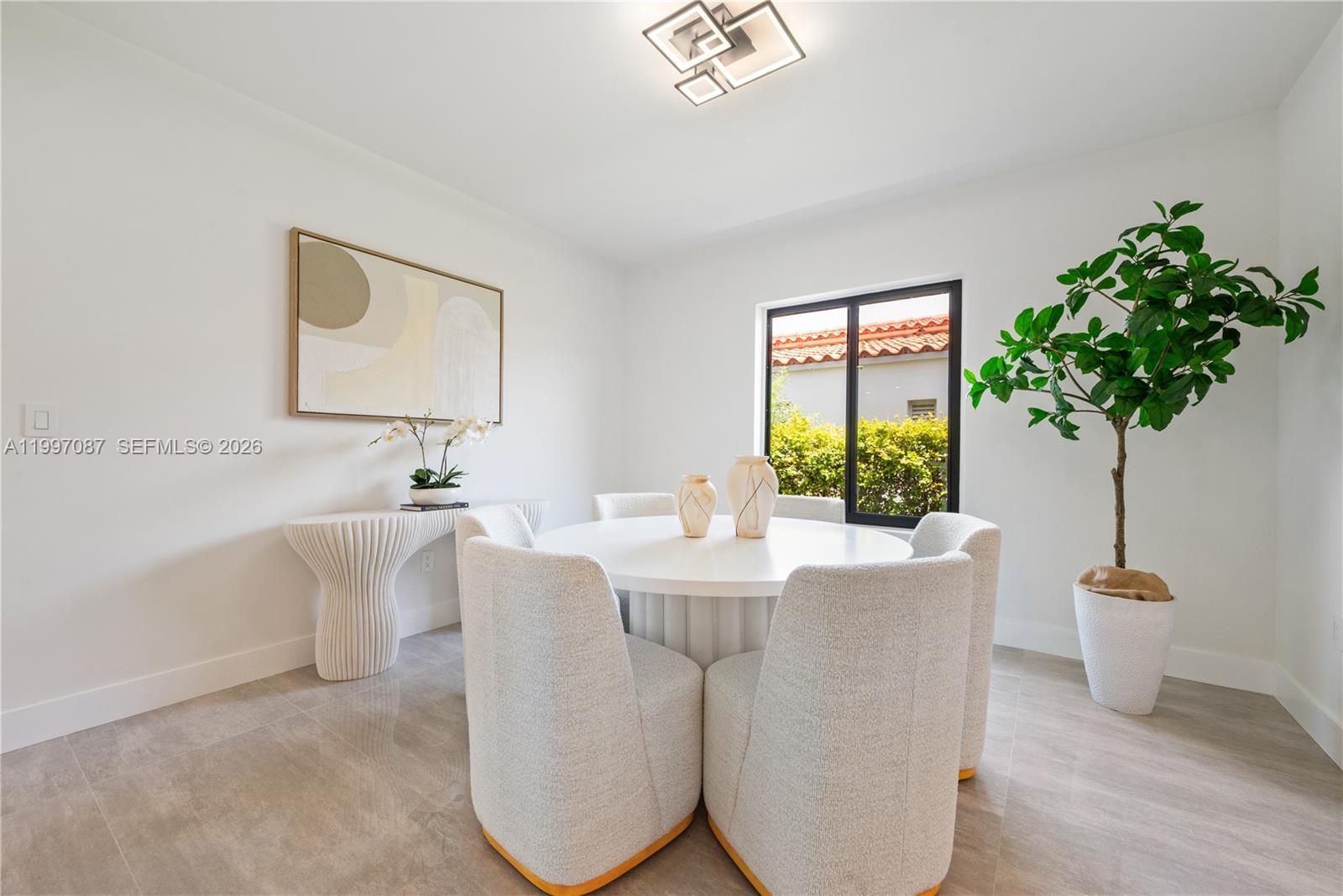 1405 Lenox Ave Miami Beach, FL 33139