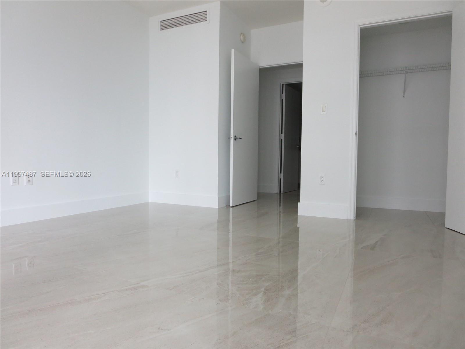 image 500 Brickell East14