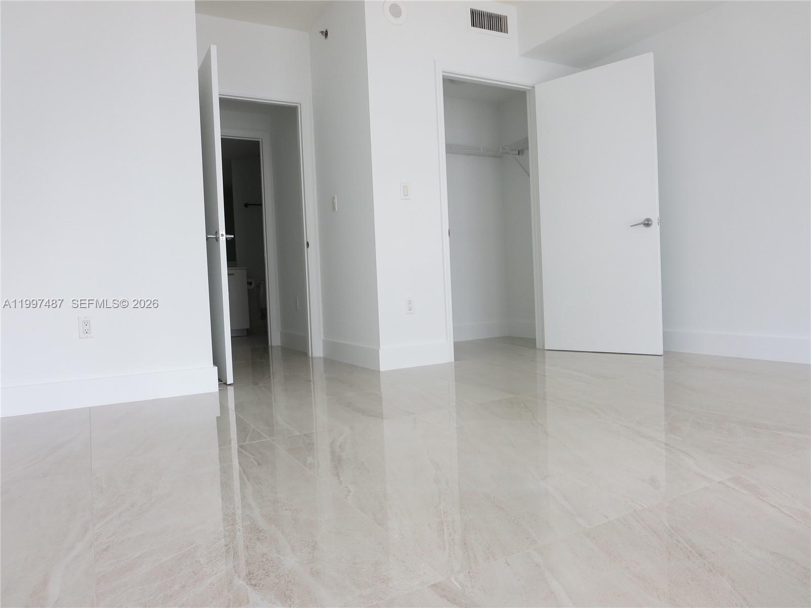 image 500 Brickell East15