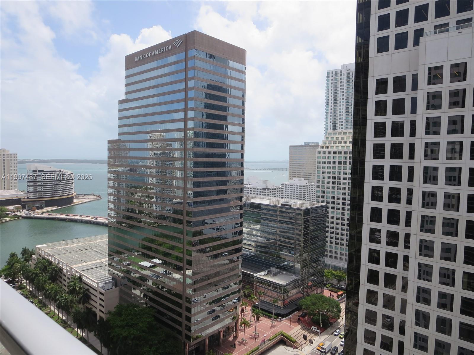 image 500 Brickell East22
