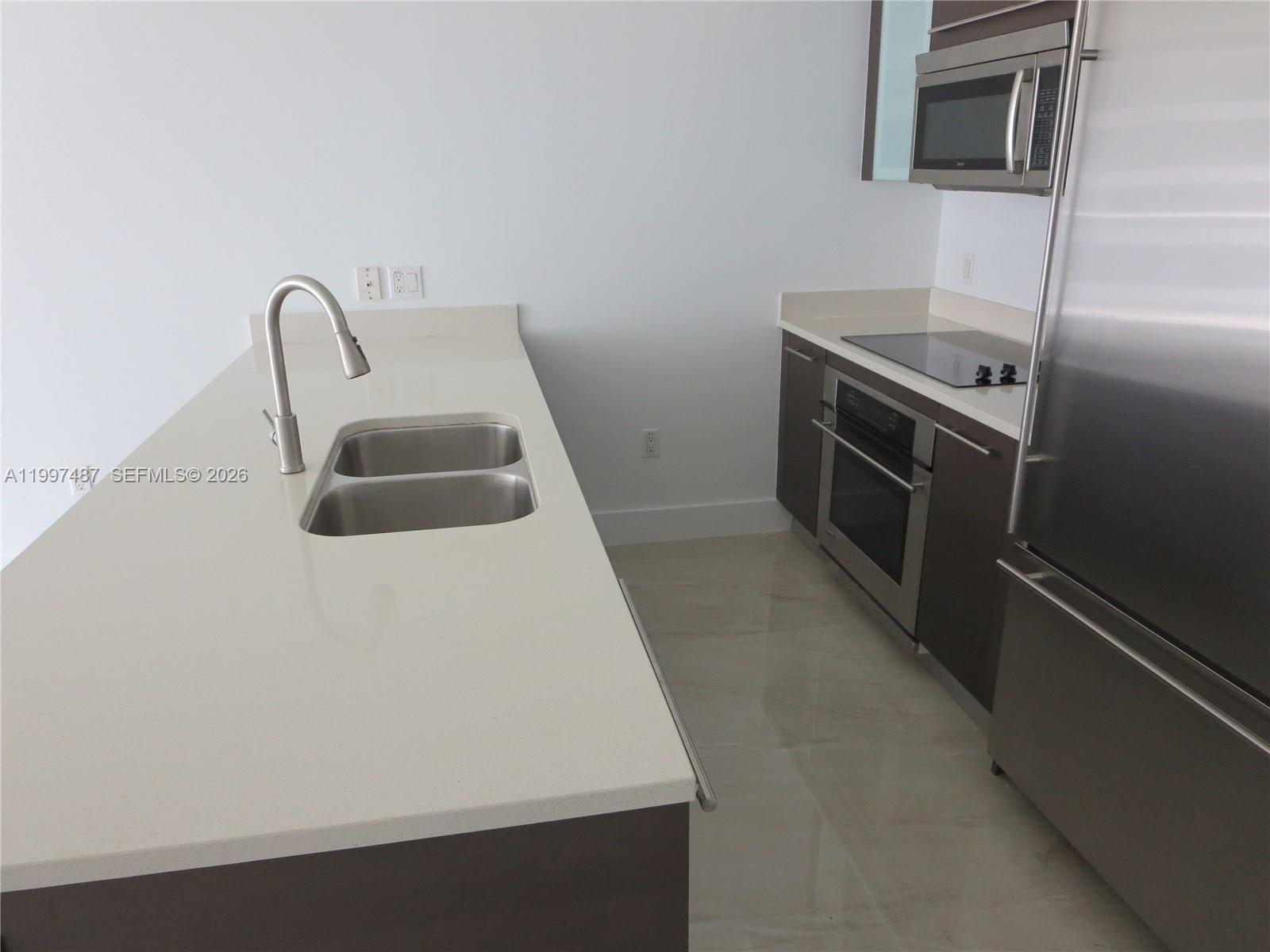 image 500 Brickell East4