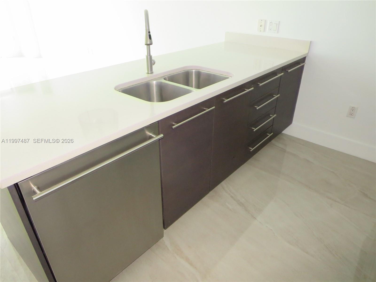 image 500 Brickell East5