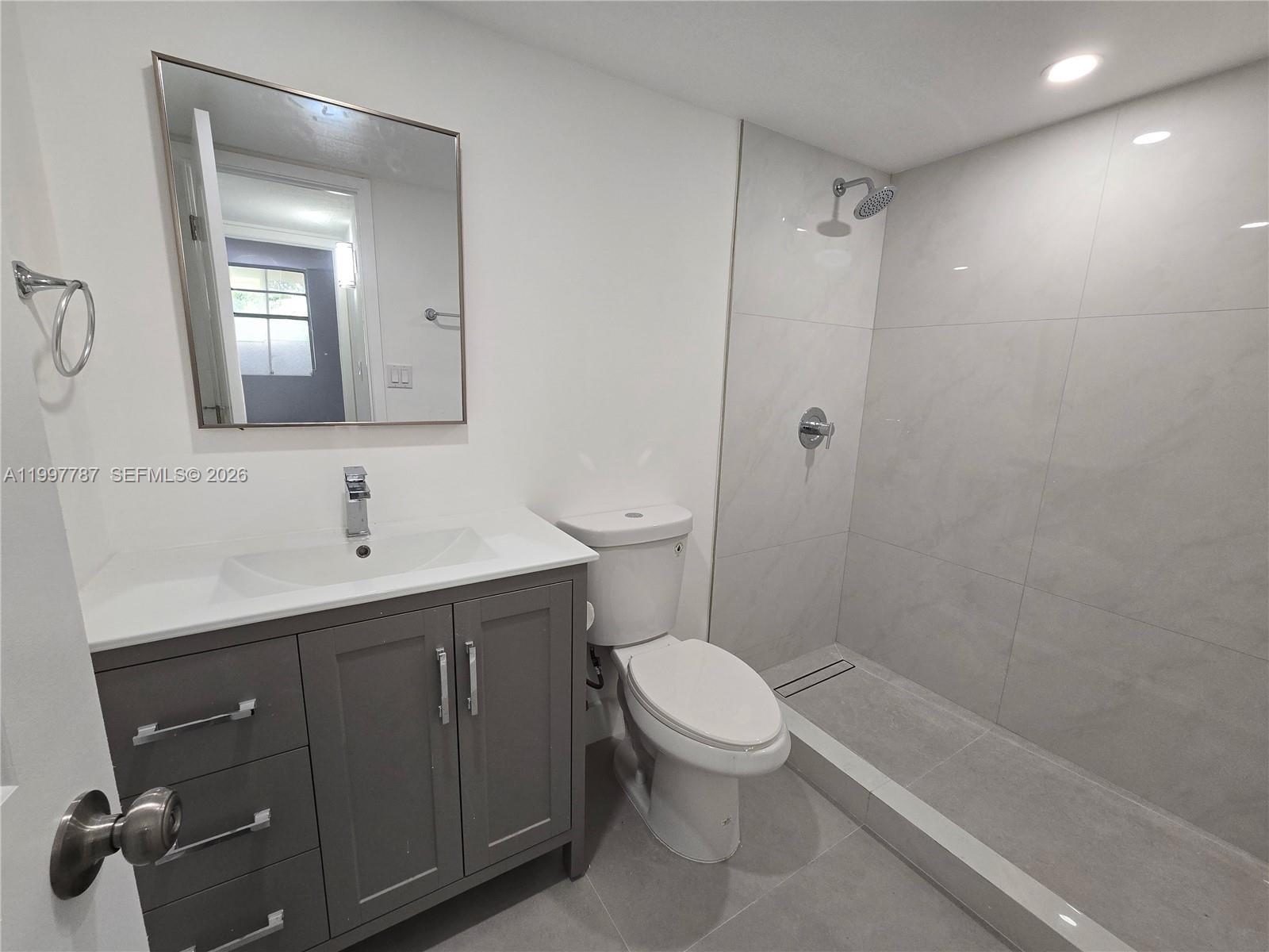 4550 NW 9th St #304E Miami, FL 33126