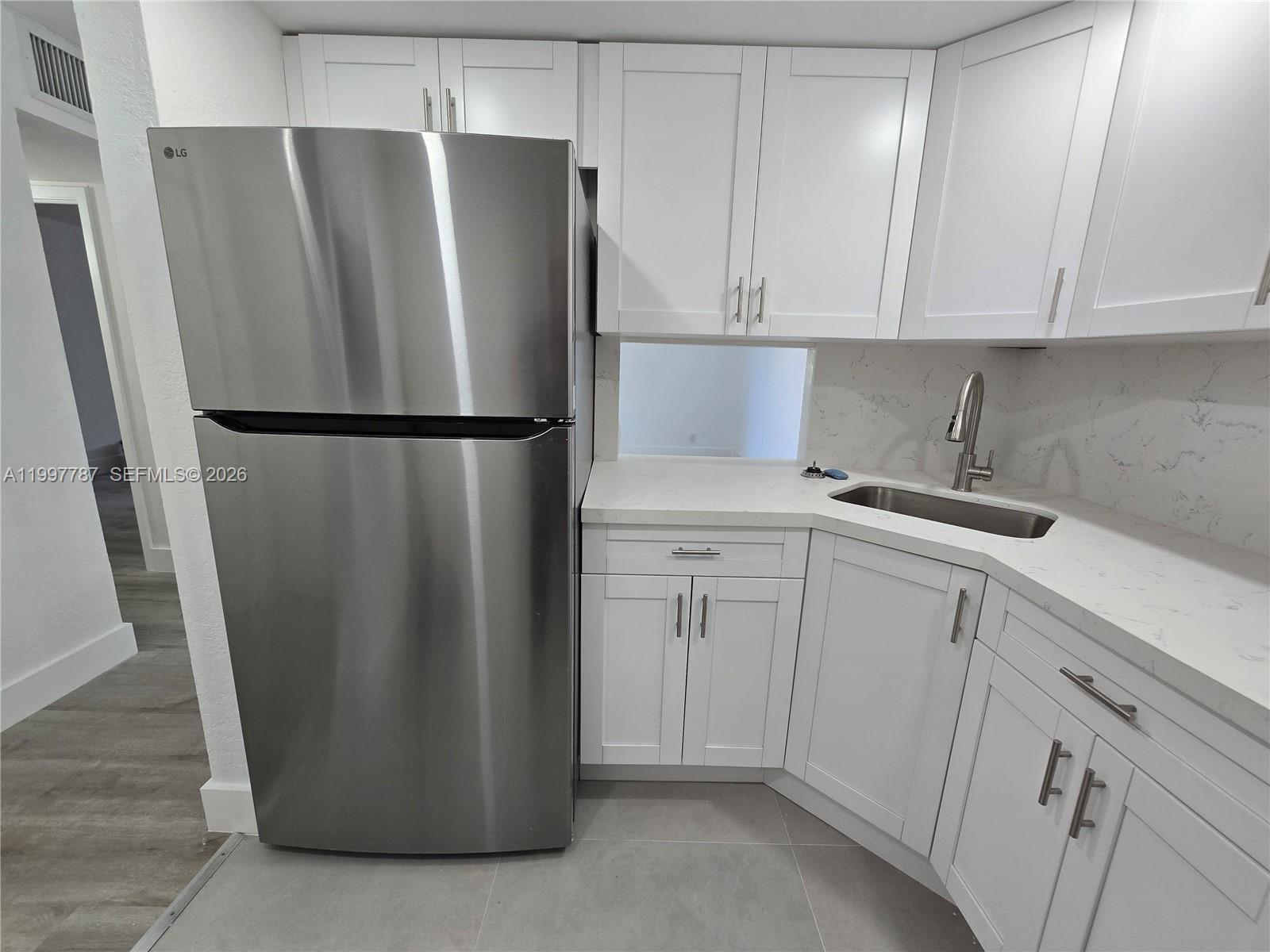 4550 NW 9th St #304E Miami, FL 33126