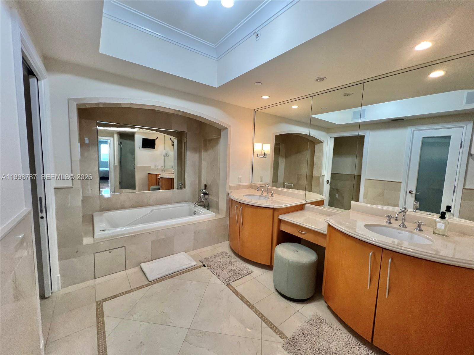 17875 Collins Ave #4305 Sunny Isles Beach, FL 33160