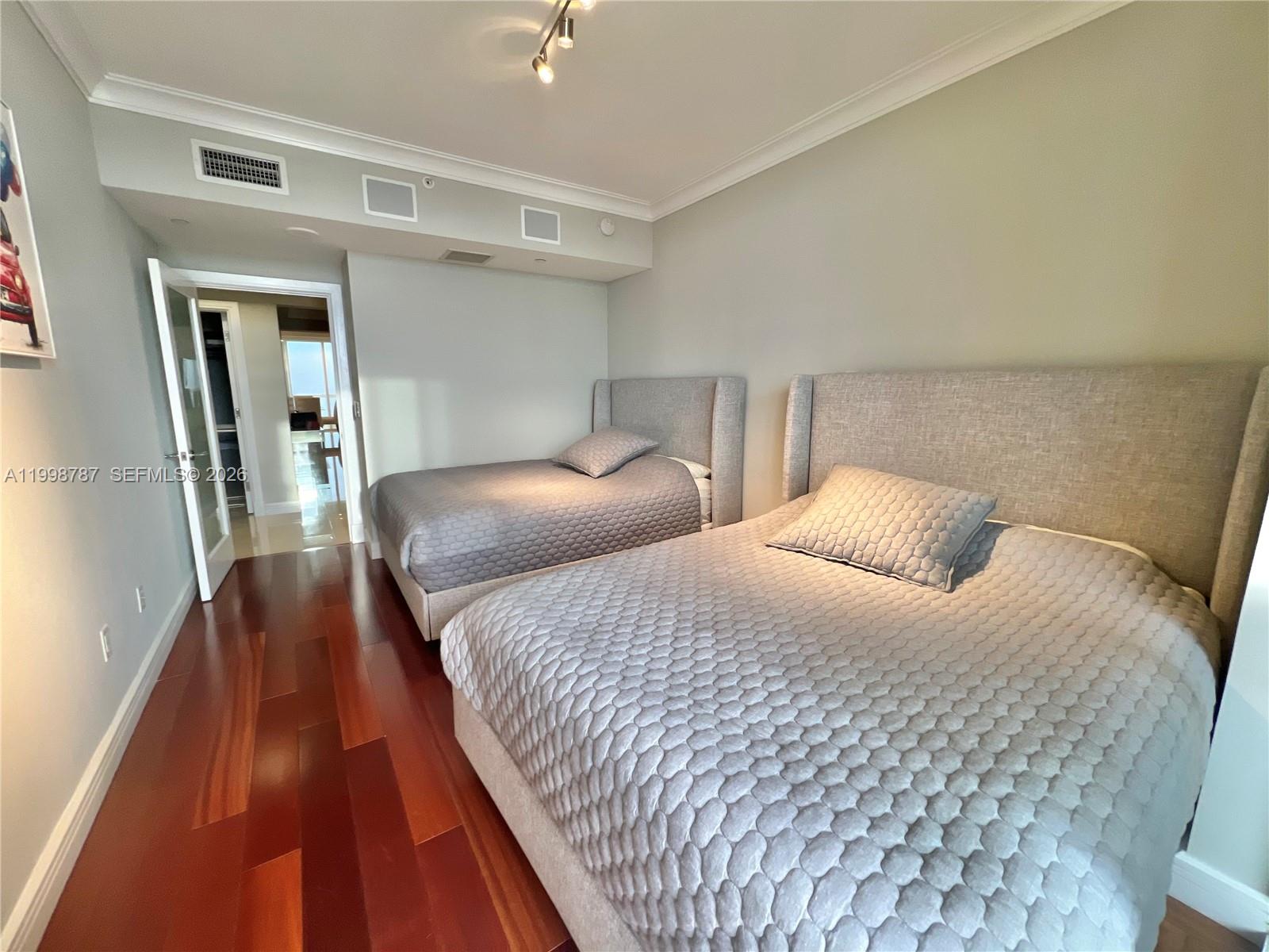 17875 Collins Ave #4305 Sunny Isles Beach, FL 33160