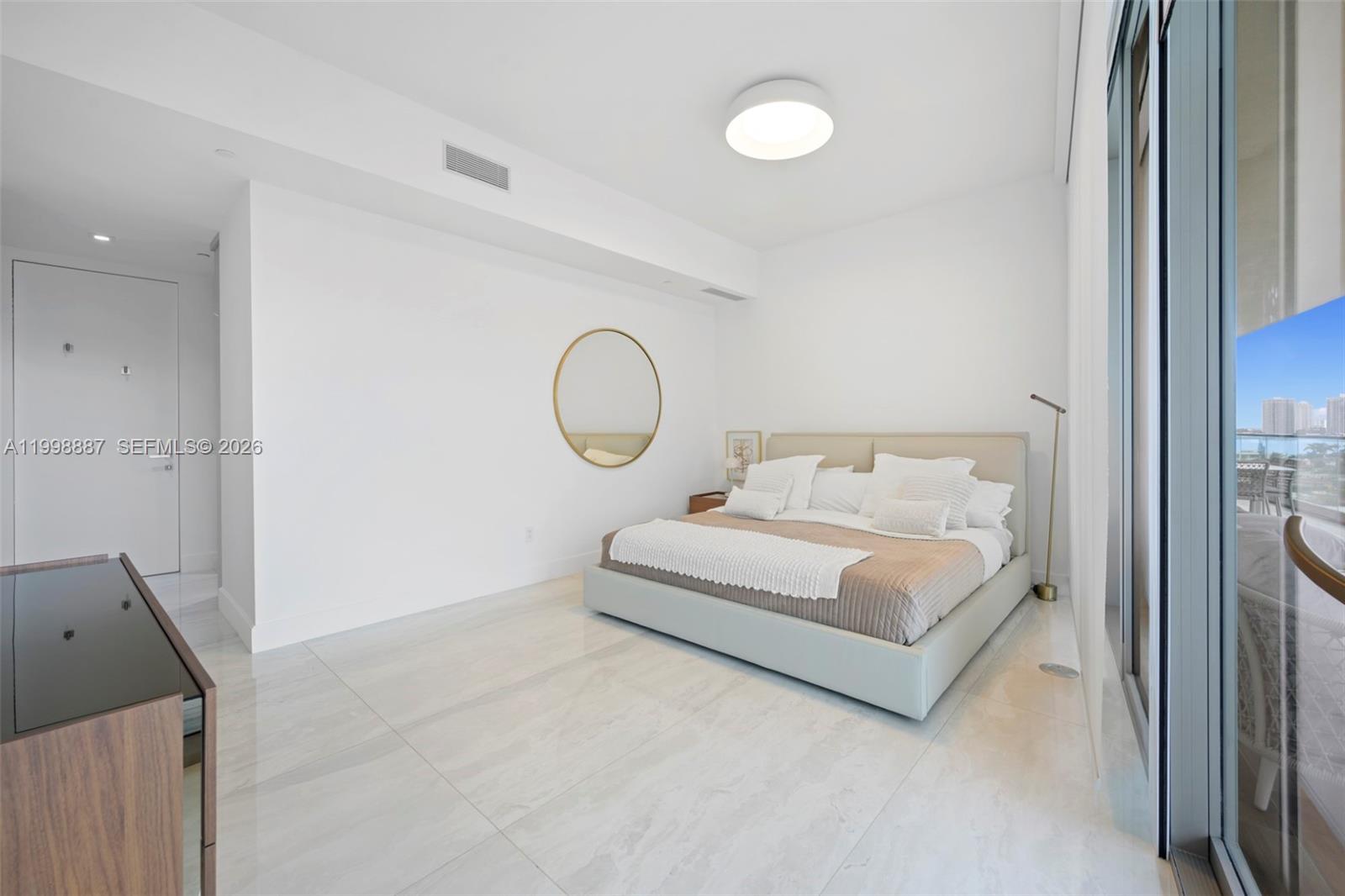 18975 Collins Ave #605 Sunny Isles Beach, FL 33160