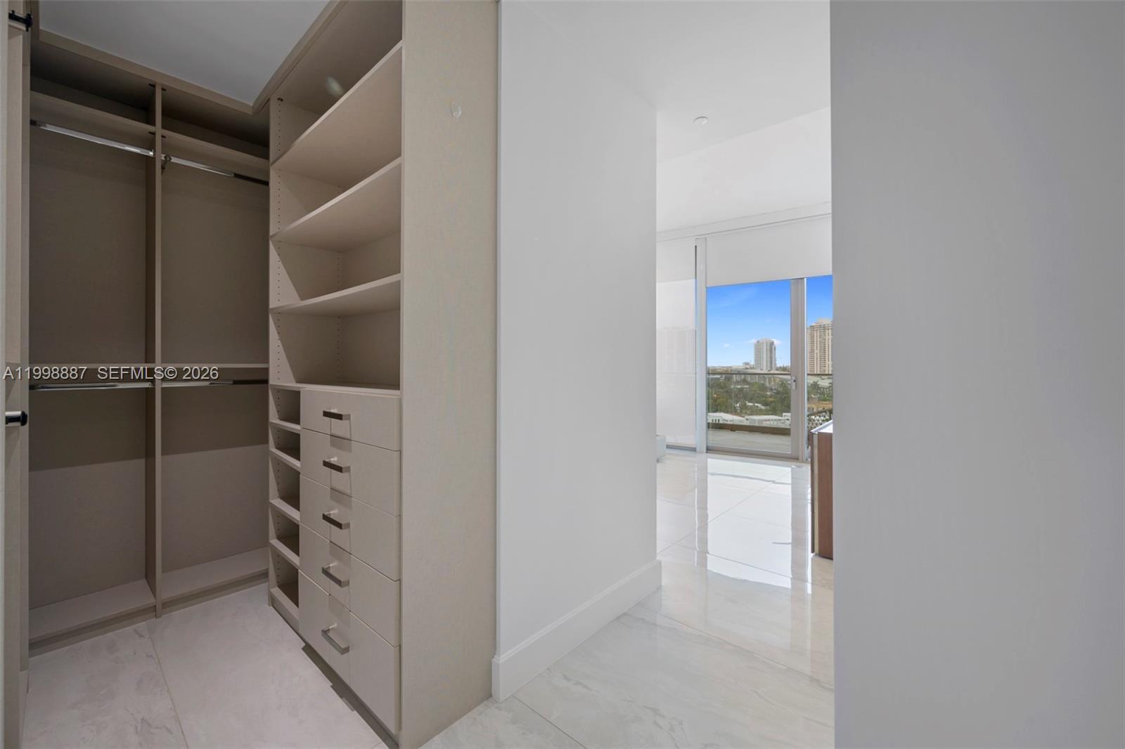 18975 Collins Ave #605 Sunny Isles Beach, FL 33160