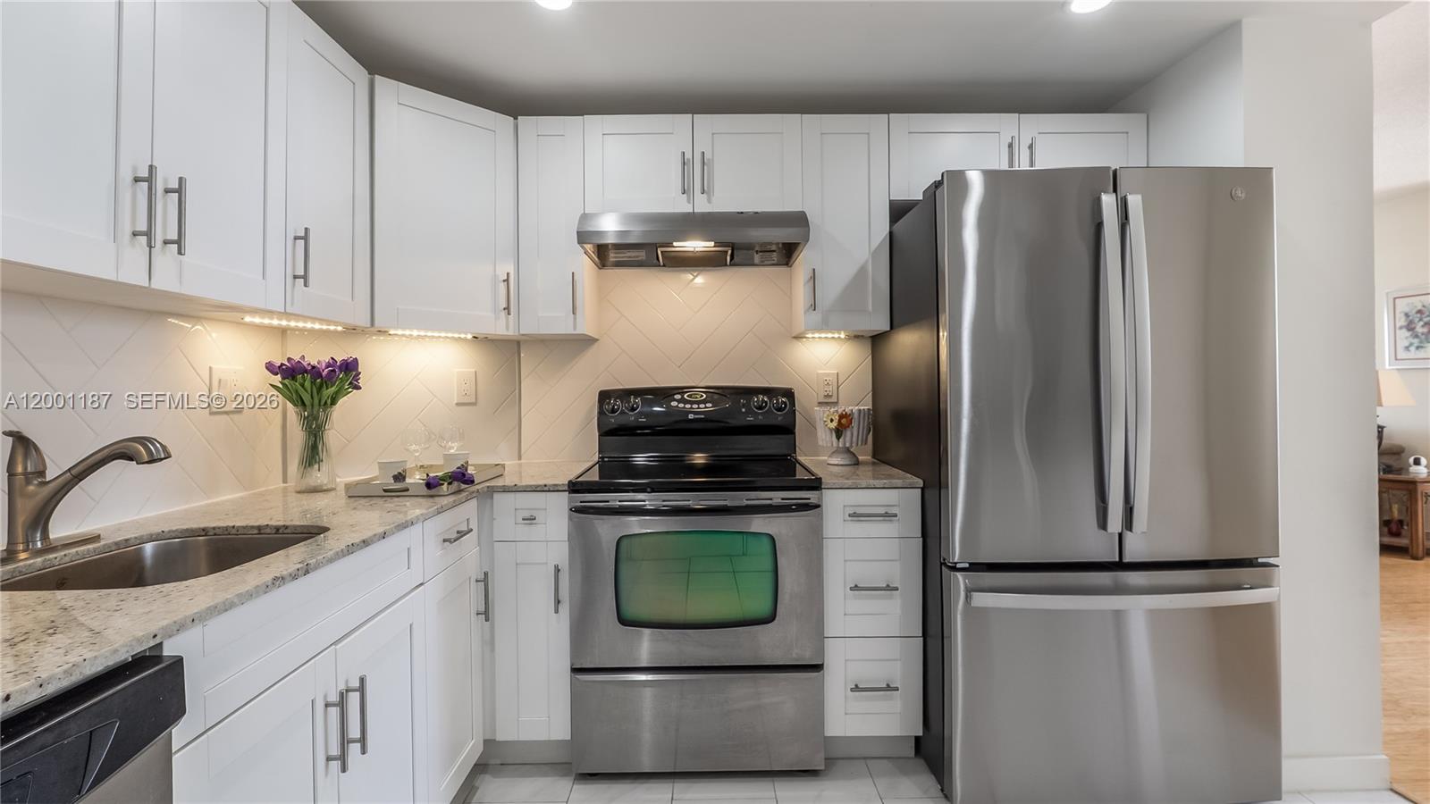 image Arlen House Condo9