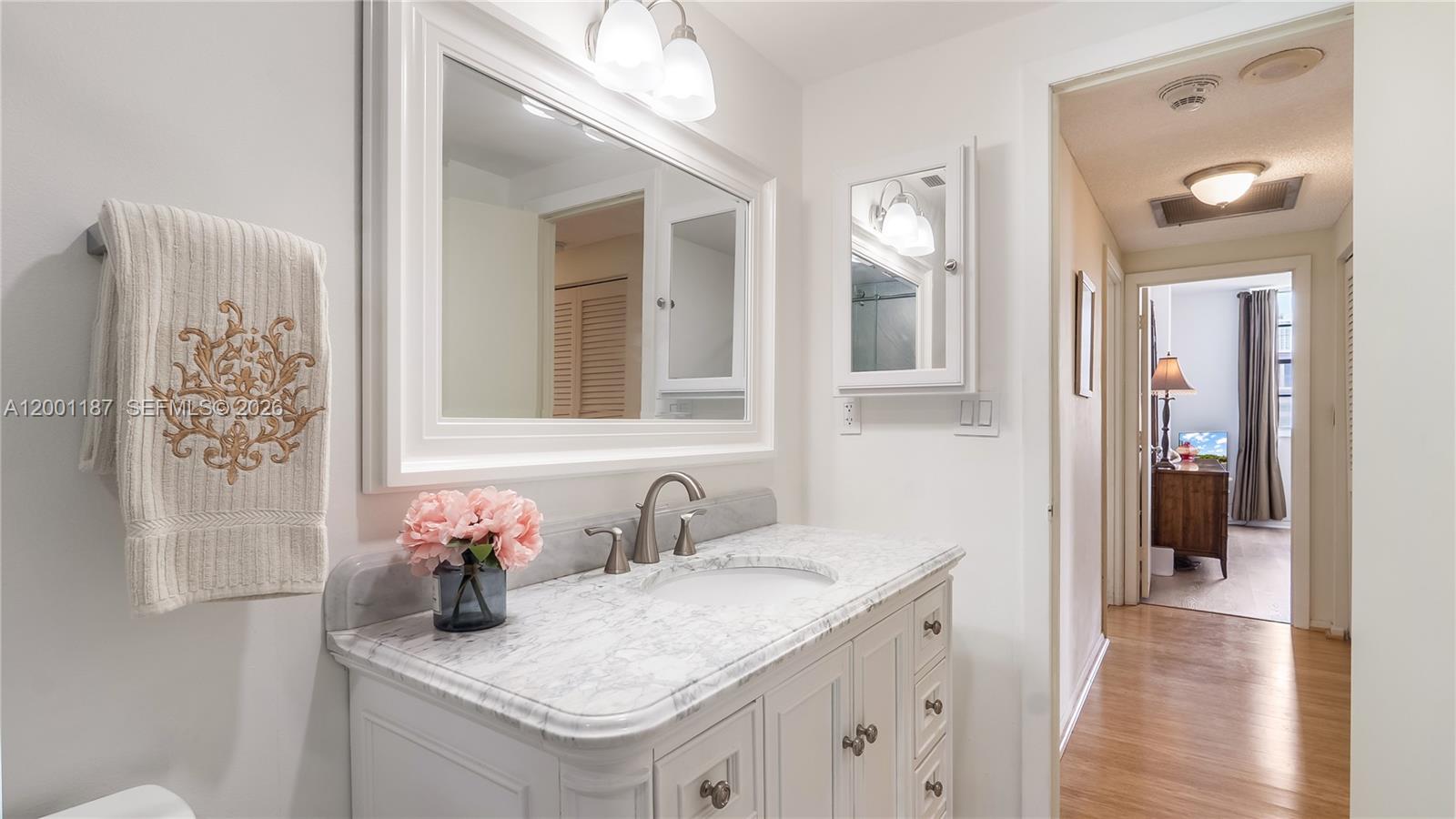 image Arlen House Condo12