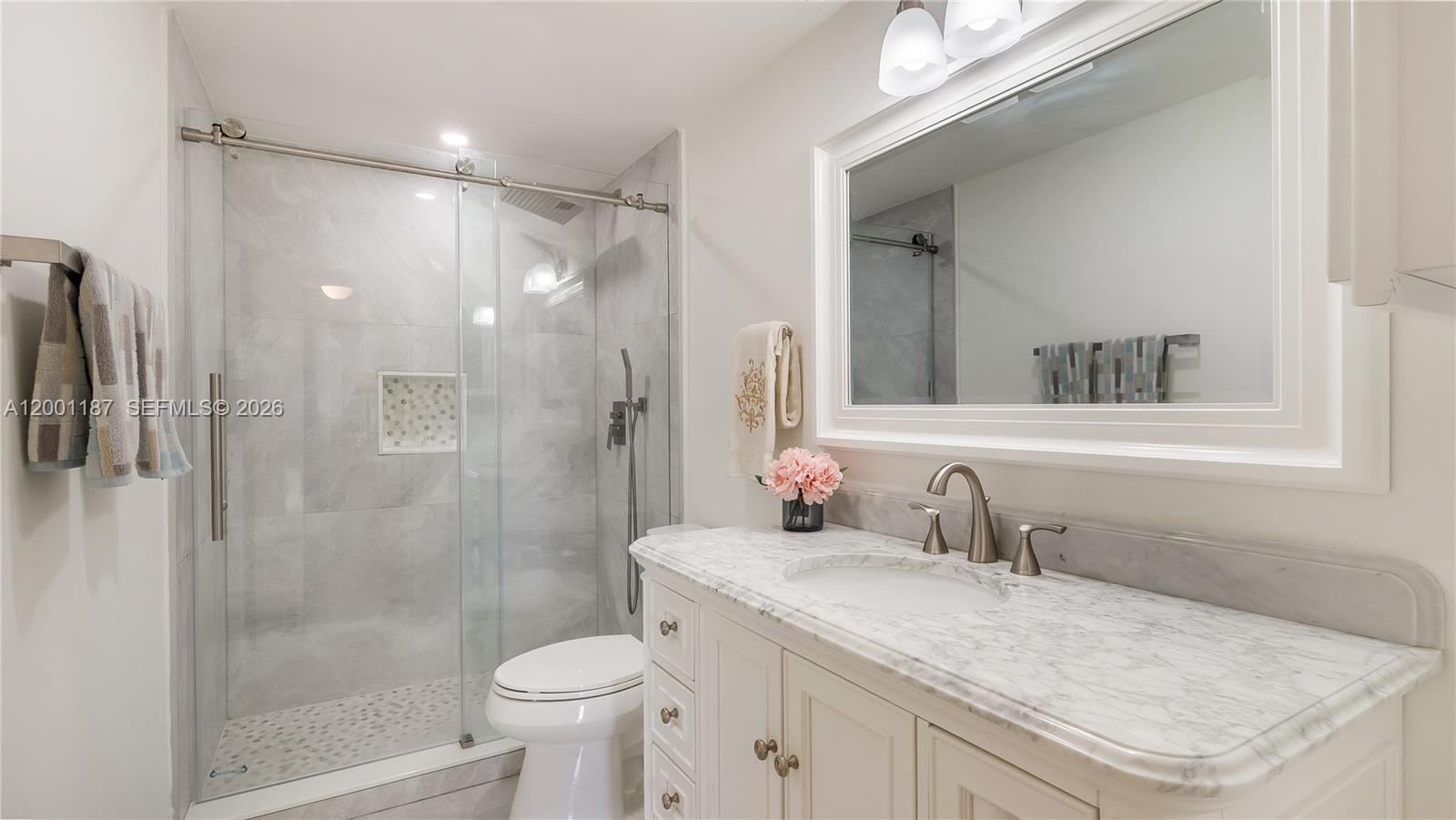 image Arlen House Condo13