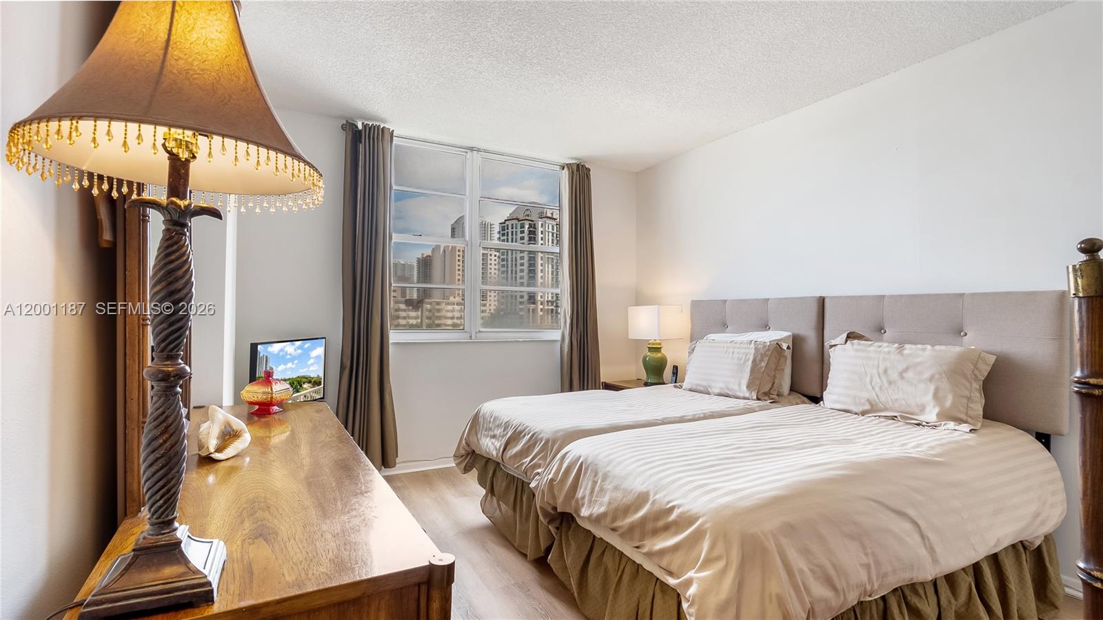 image Arlen House Condo20