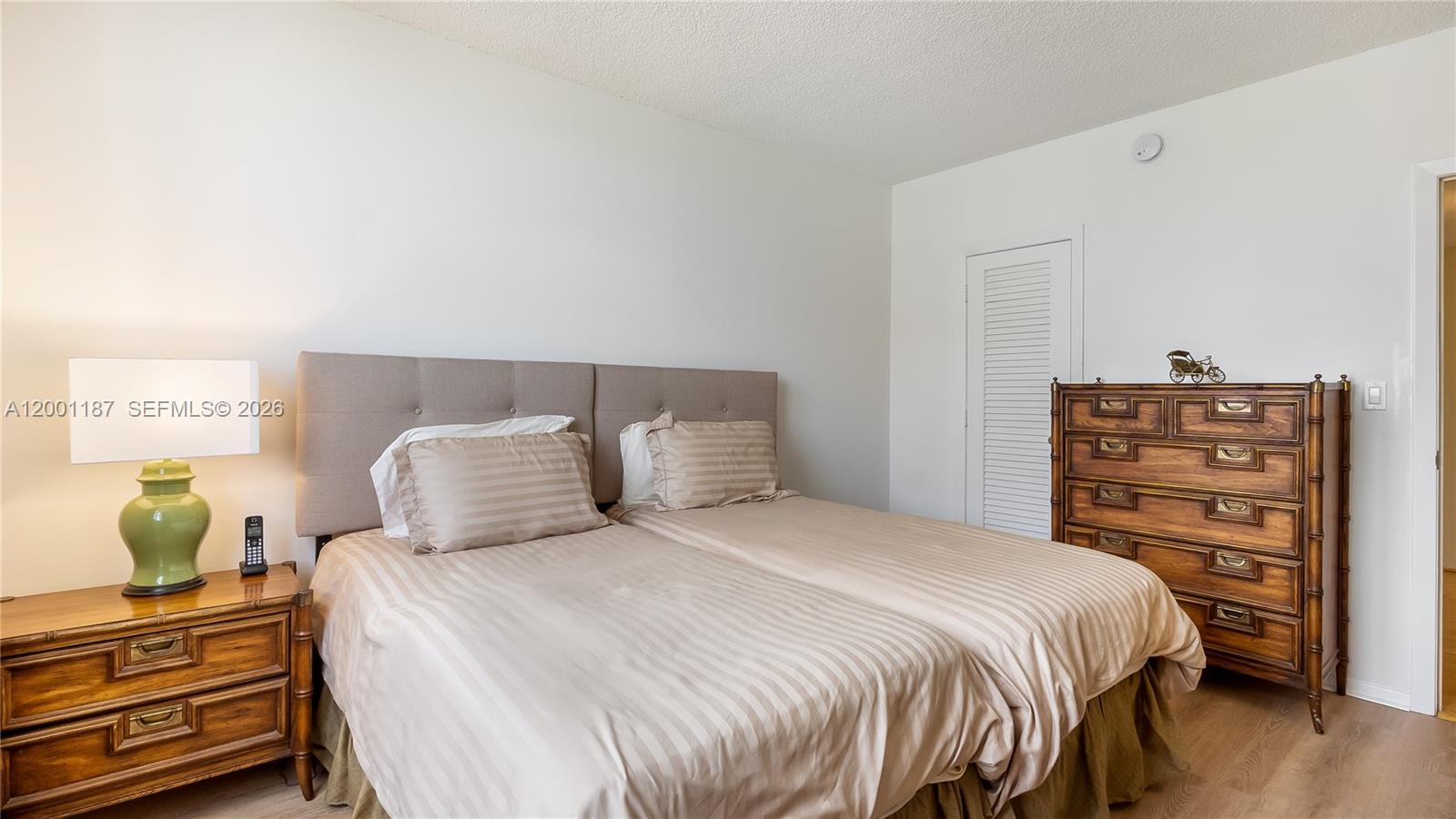 image Arlen House Condo21