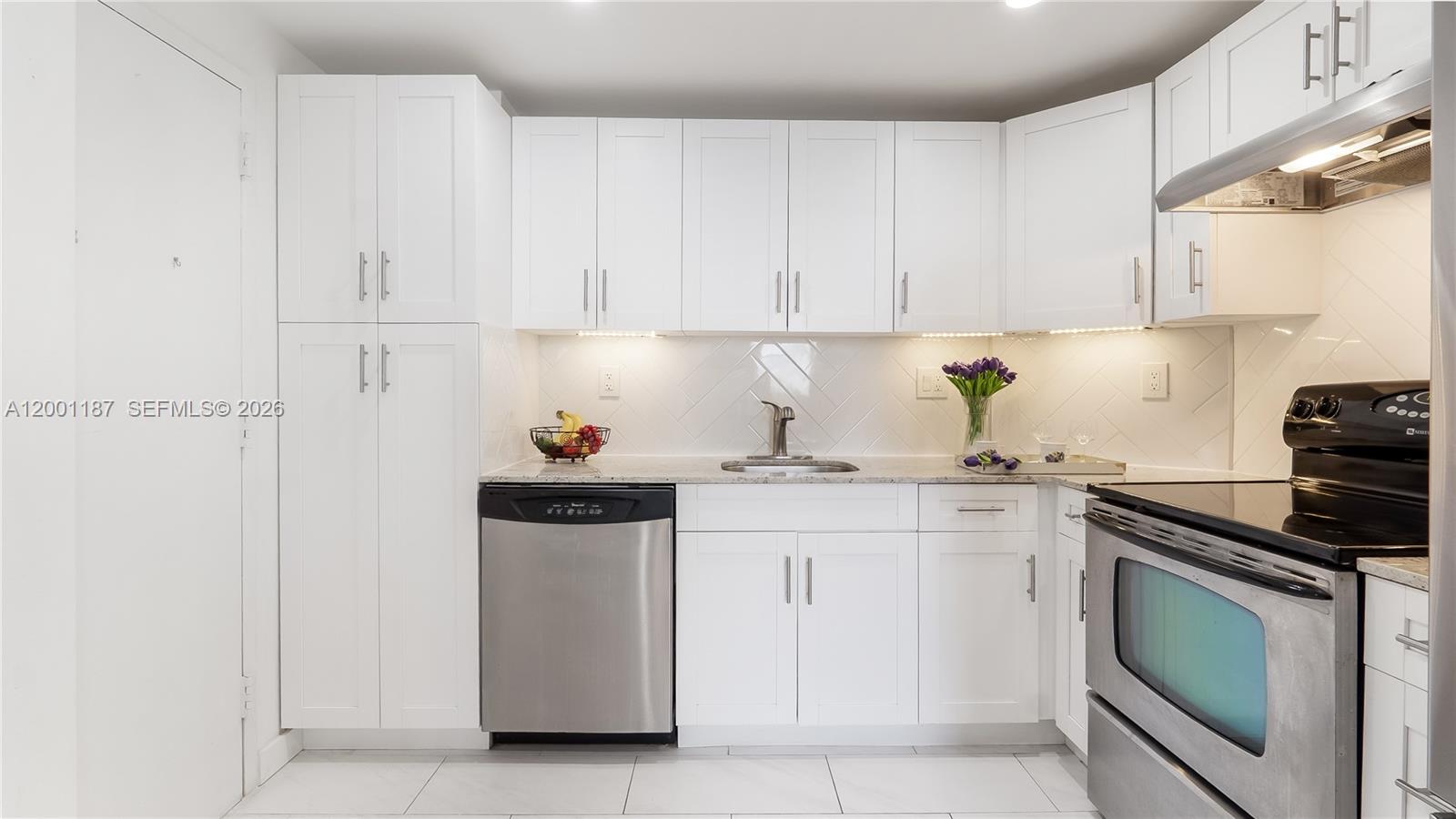 image Arlen House Condo8