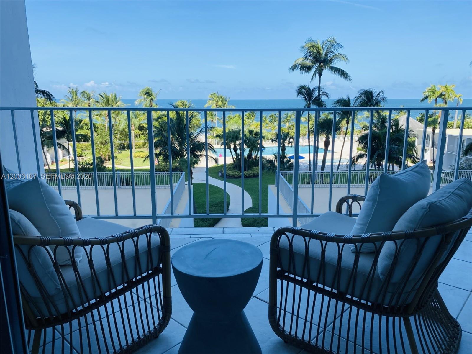 881 Ocean Dr #3E