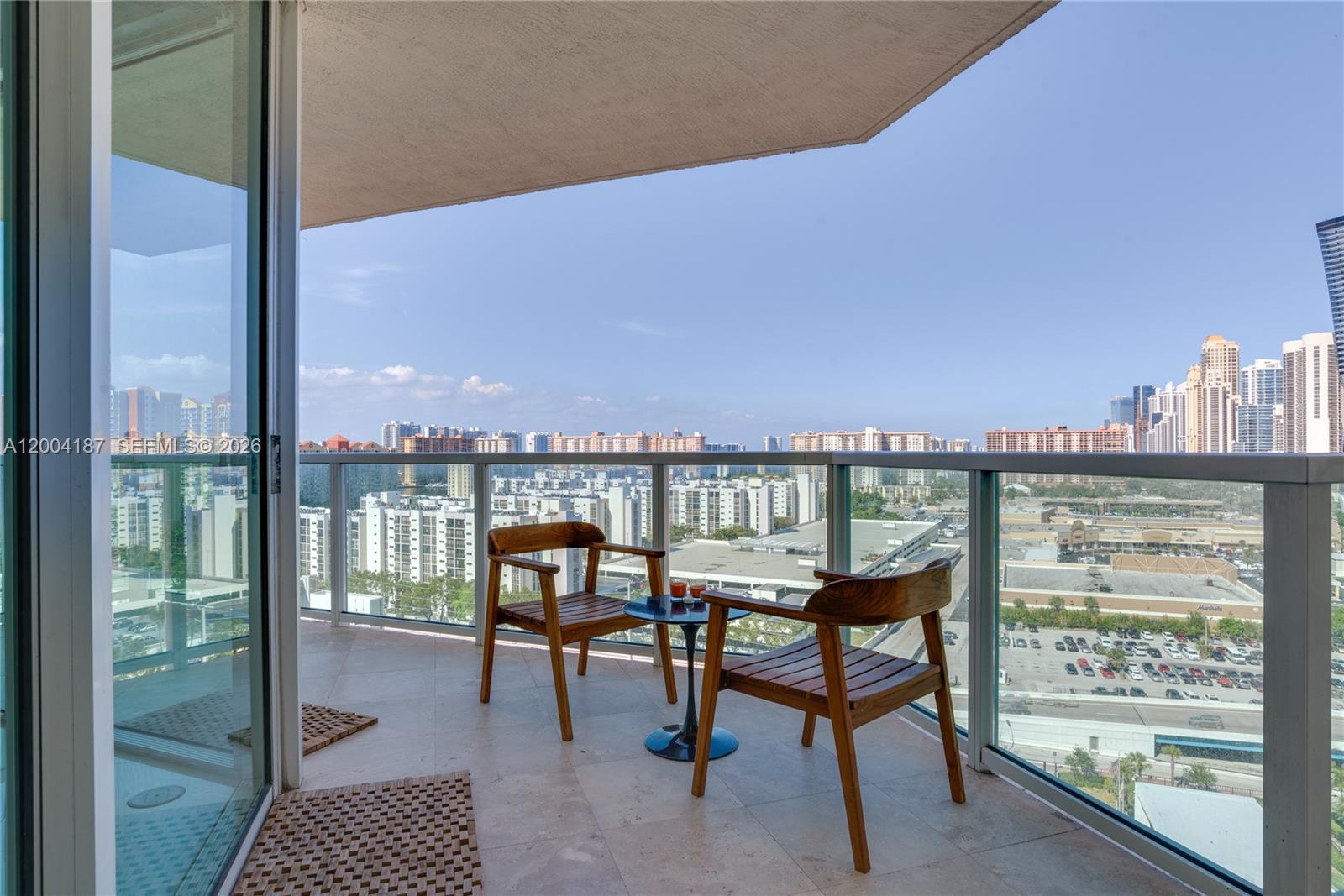 image St Tropez Sunny Isles10