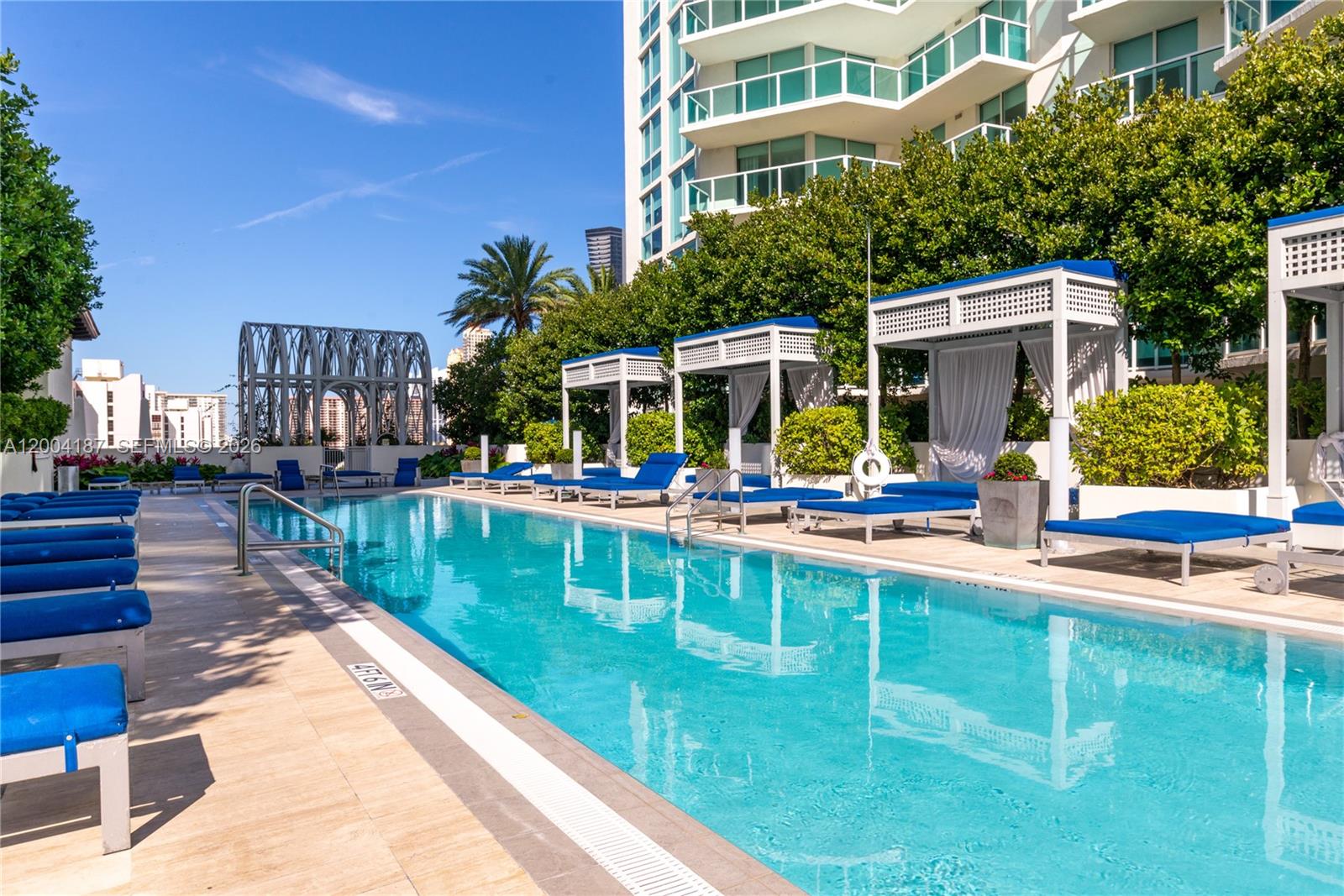 image St Tropez Sunny Isles20