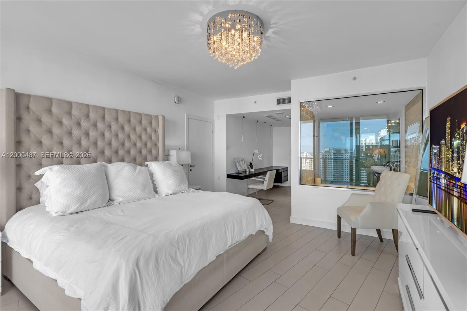 200 Biscayne Blvd Way #3407 Miami, FL 33131